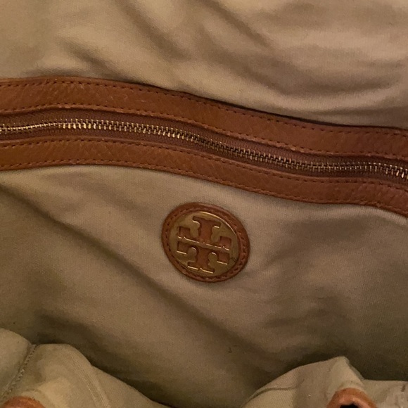 Tory Burch Tan Shoulder Bag - Picture 4 of 9